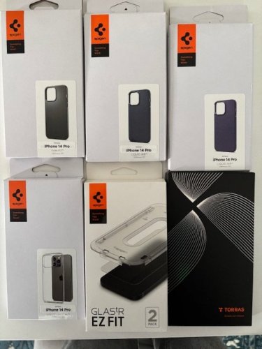 Θήκες Spigen ( και screen protectors)και Torras για iPhone 14 Pro