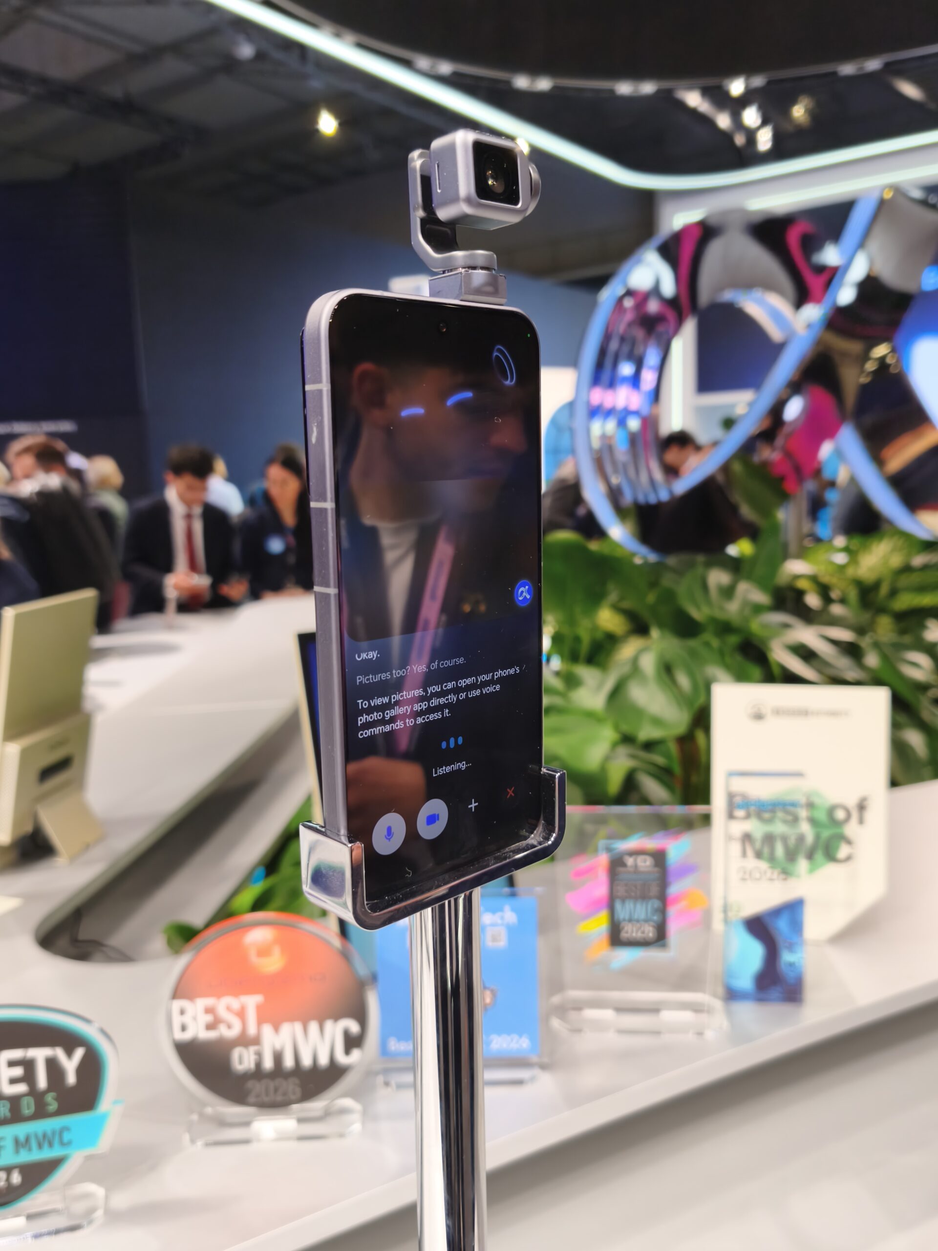 Honor Robot Phone Side