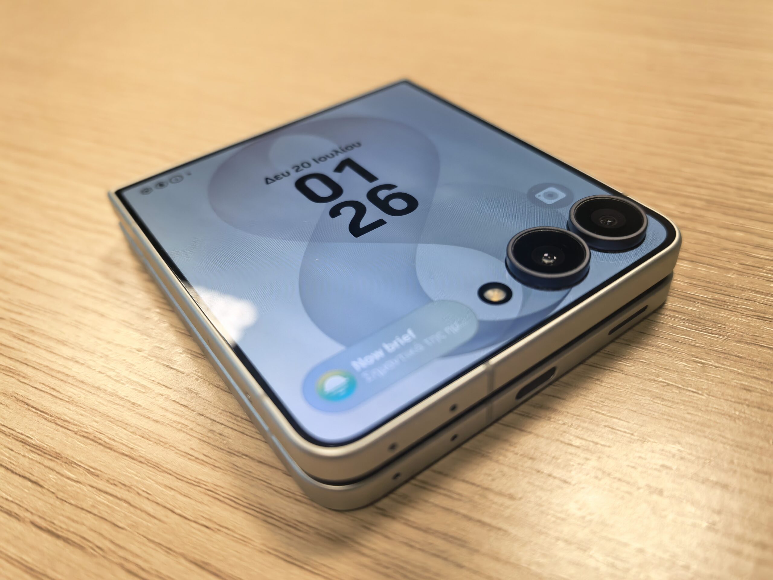 Samsung Galaxy Z Flip 8